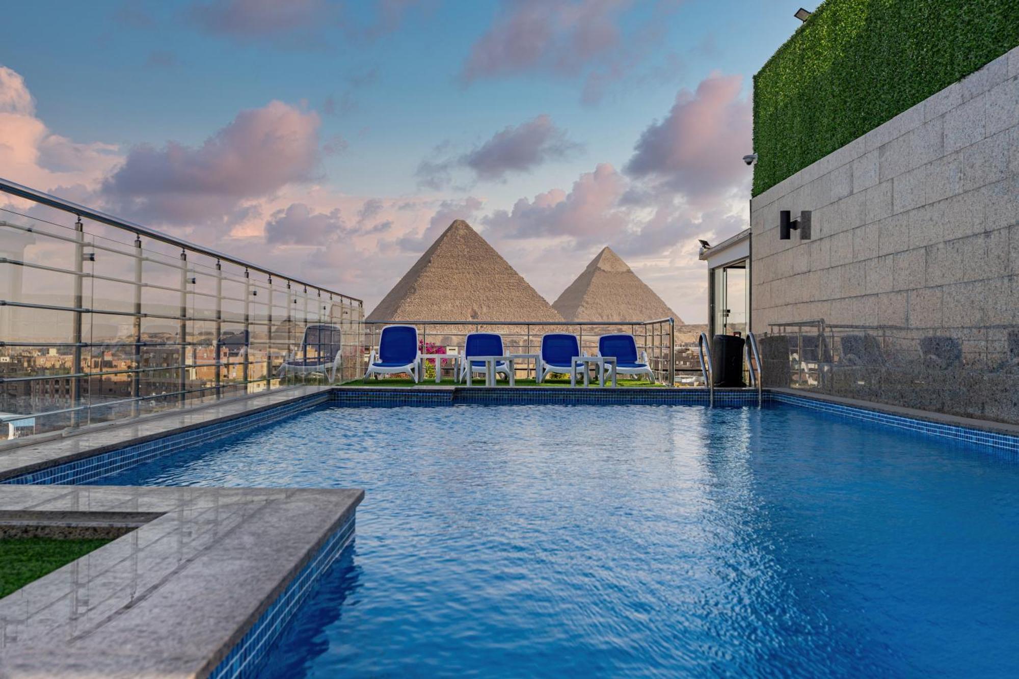 Gold'S Pyramids Hotel Al Kawm al Akhdar エクステリア 写真